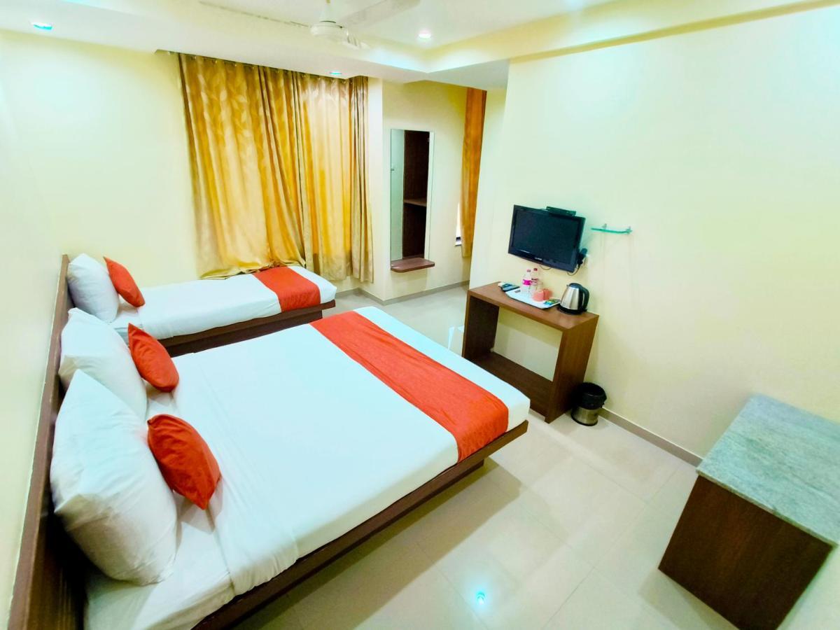 Sai Srushti By Neem Square Hotel Shirdi Buitenkant foto