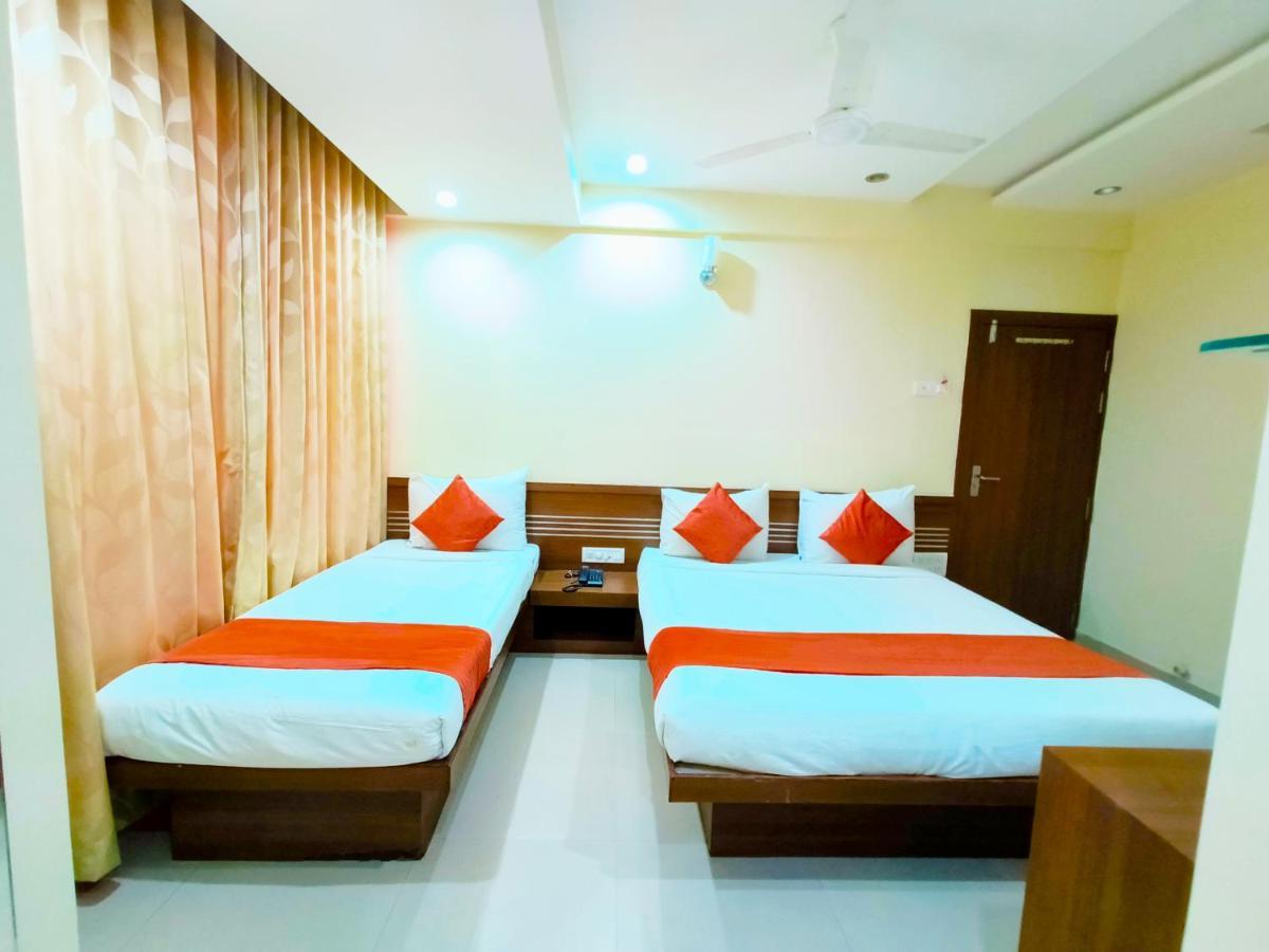 Sai Srushti By Neem Square Hotel Shirdi Buitenkant foto