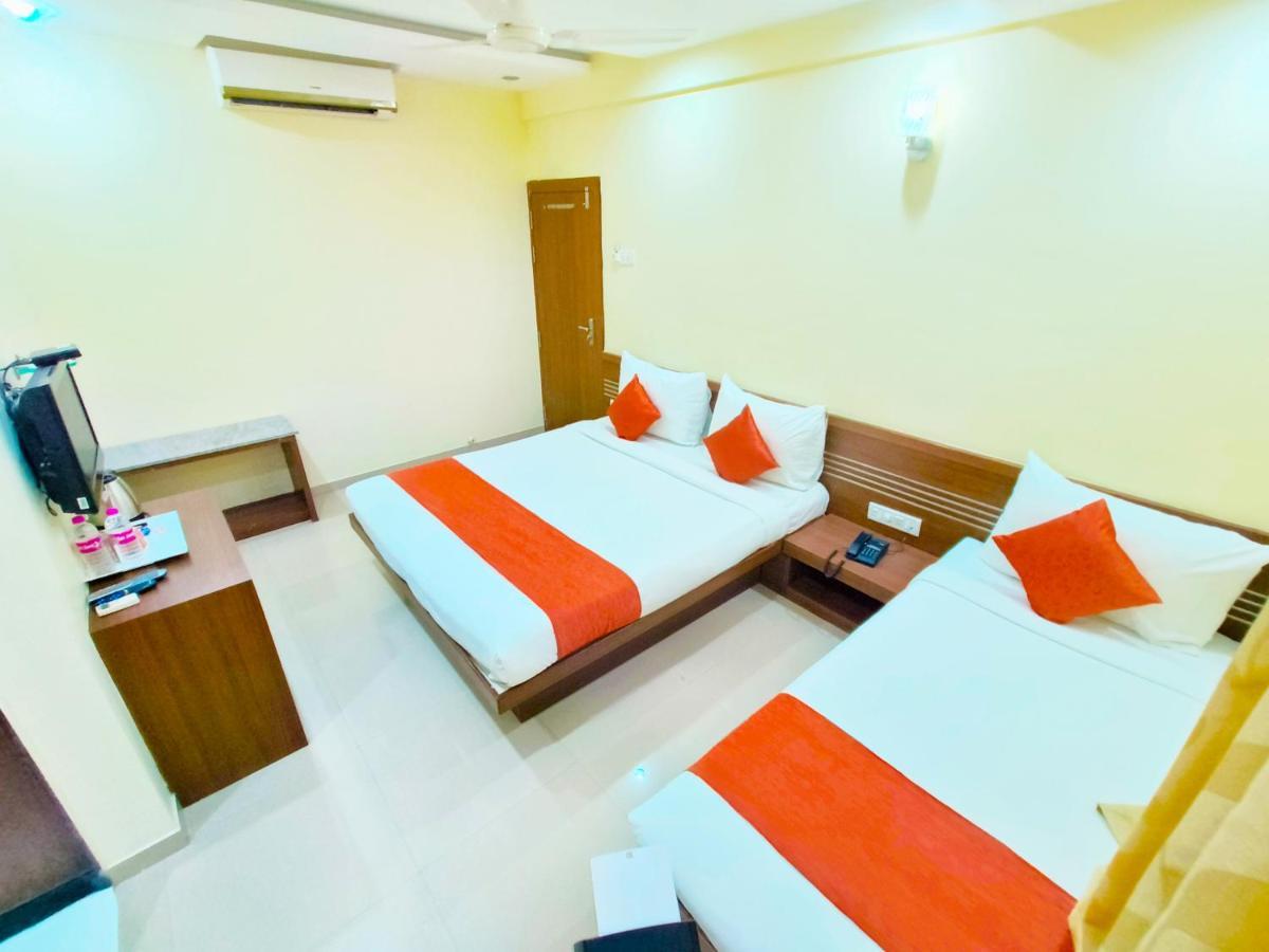Sai Srushti By Neem Square Hotel Shirdi Buitenkant foto