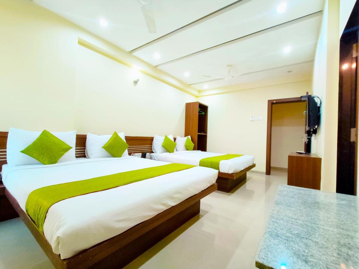 Sai Srushti By Neem Square Hotel Shirdi Buitenkant foto