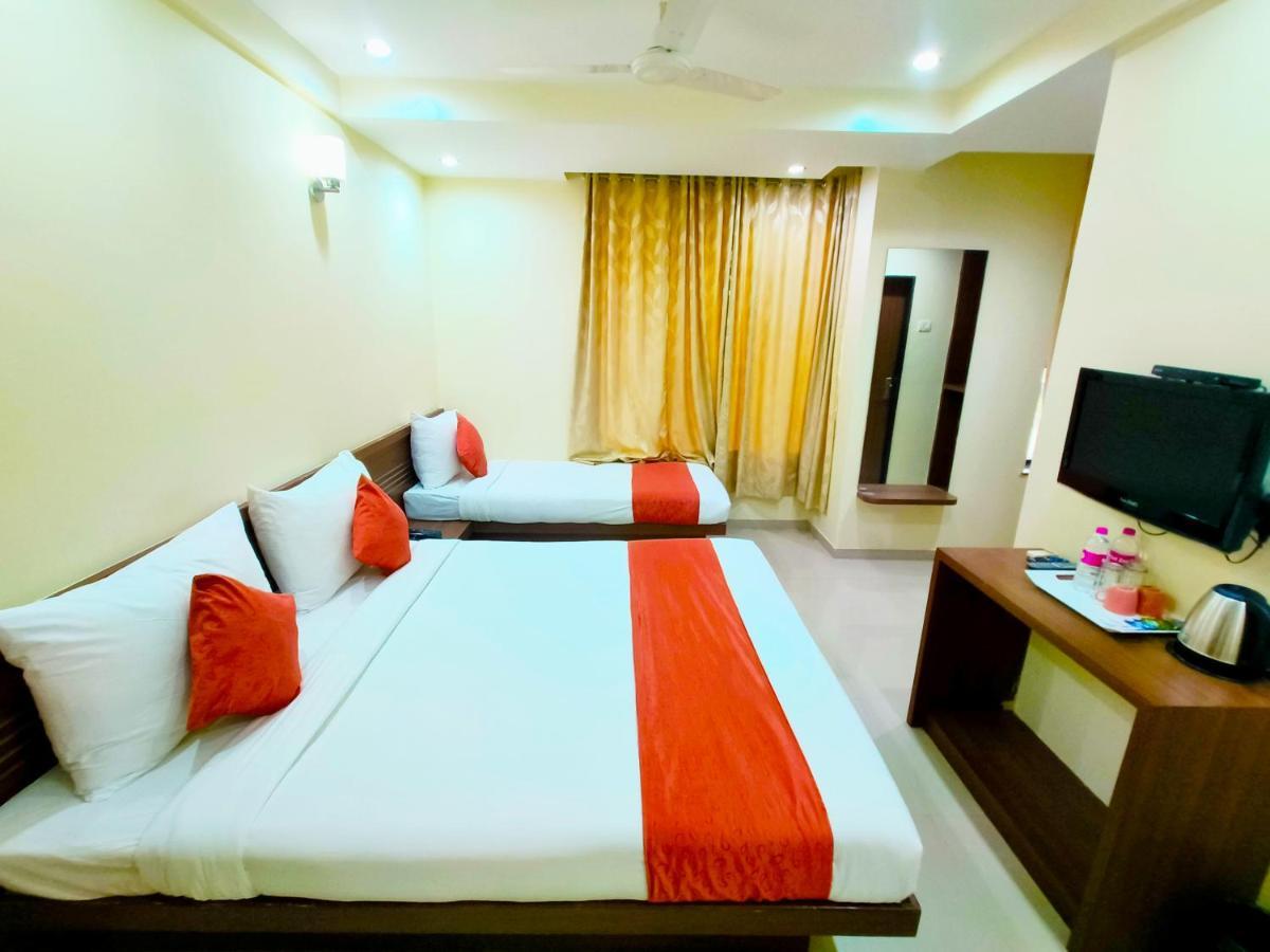 Sai Srushti By Neem Square Hotel Shirdi Buitenkant foto