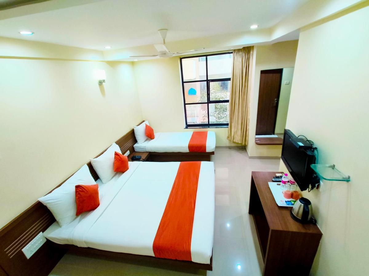 Sai Srushti By Neem Square Hotel Shirdi Buitenkant foto