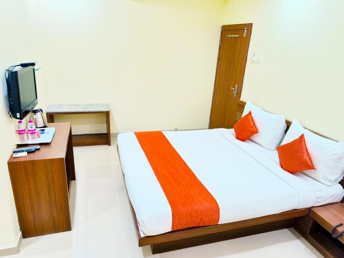 Sai Srushti By Neem Square Hotel Shirdi Buitenkant foto