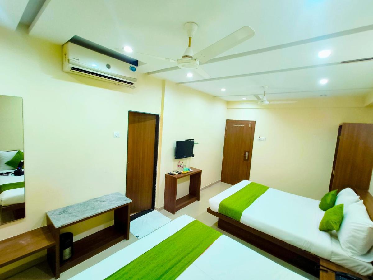 Sai Srushti By Neem Square Hotel Shirdi Buitenkant foto